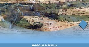 مقطع من خريطة تاريخية قديمة (لوحة بوتينجر) تظهر الساحل الليبي في العصر الروماني، مع كتابات باللاتينية تشير إلى إقليم برقة "Pentapolis" وبعض المدن والحصون القديمة ومسارات الطرق.