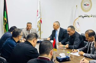 جانب من اجتماع رسمي يُعقد داخل ديوان وزارة التعليم التقني والفني بحكومة الوحدة الوطنية