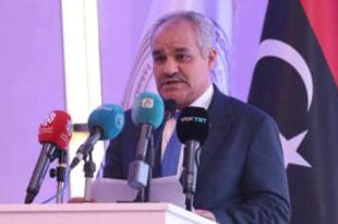 لقطة قريبة لمحافظ مصرف ليبيا المركزي، ناجي عيسى
