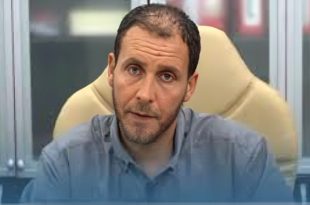 مواشي في إحدى مزارع الجبل الأخضر شرق ليبيا وسط أزمة انتشار مرض الحمى القلاعية.