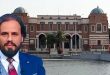 صورة تعبيرية لعضو لجنة السياسة النقدية بمصرف ليبيا المركزي الدكتور أيوب محمد الفارسي أمام مبنى مصرف ليبيا المركزي، في إطار تقرير حول خطة المصرف لمعالجة أزمة السيولة عبر الطباعة والدفع الإلكتروني لعام 2026.