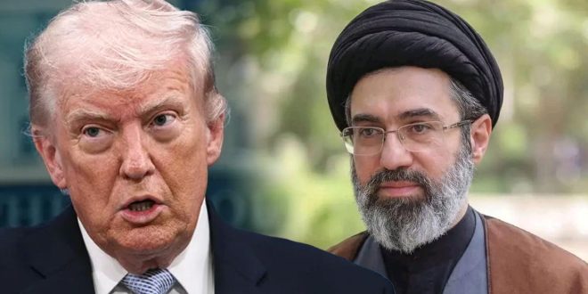 صورة مركبة تجمع بين رئيس الولايات المتحدة السابق دونالد ترامب ورجل الدين الإيراني مجتبى خامنئي، تُعبر عن التوتر والمواجهة بين واشنطن وطهران