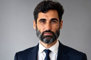 صورة شخصية للمتحدث باسم شركة البريقة لتسويق النفط،  أحمد رجب المسلاتي