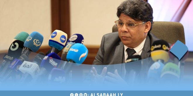 المستشار الصديق الصور يترأس اجتماعًا مع وزراء ومسؤولين لمناقشة مكافحة المبيدات الزراعية المحظورة وتعزيز الرقابة على الأمن الغذائي.