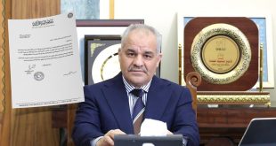 صورة لمحافظ مصرف ليبيا المركزي ناجي عيسى أو المبنى الرئيسي لمصرف ليبيا المركزي في طرابلس.
