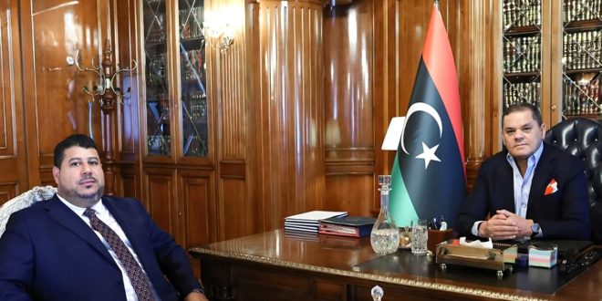 رئيس الحكومة عبدالحميد الدبيبة يلتقي رئيس المؤسسة الوطنية للنفط لبحث استقرار امدادات الكهرباء والوقود