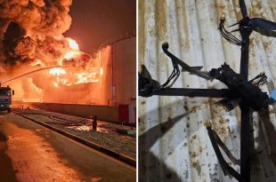 صورة مقسمة إلى جزأين: الأول يظهر عمليات إطفاء حريق ضخم ليلاً في خزان وقود بمصفاة الزاوية، والثاني يظهر حطام طائرة مسيّرة من طراز FPV يُعتقد أنها استخدمت في الهجوم.
