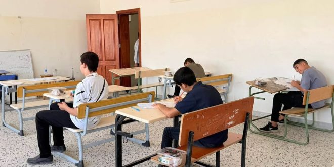 تلاميذ يؤدون امتحانات الدور الثاني لشهادة التعليم الأساسي في ليبيا