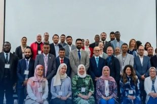 ​صورة جماعية للمشاركين في ورشة العمل الإقليمية لشمال أفريقيا التابعة للمركز الإفريقي لمكافحة الأمراض والوقاية منها لمناقشة تعزيز الأمن الصحي وإطار (7-1-7).