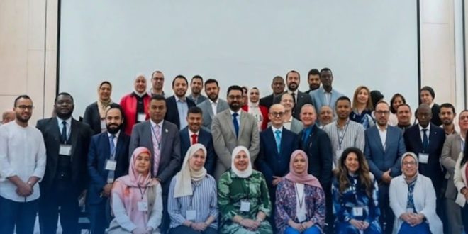 ​صورة جماعية للمشاركين في ورشة العمل الإقليمية لشمال أفريقيا التابعة للمركز الإفريقي لمكافحة الأمراض والوقاية منها لمناقشة تعزيز الأمن الصحي وإطار (7-1-7).