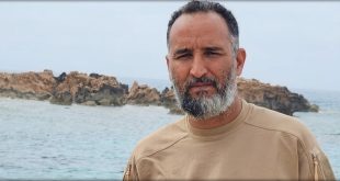 صورة بورتريه للناطق باسم الإنقاذ البحري بالمنطقة الشرقية حاتم بلحاج،