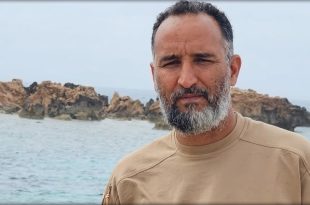 صورة بورتريه للناطق باسم الإنقاذ البحري بالمنطقة الشرقية حاتم بلحاج،