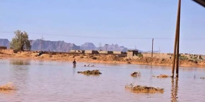 سيول تغمر أجزاء من أحياء في غات وسط استنفار فرق الطوارئ