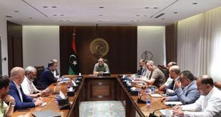 رئيس الوزراء عبدالحميد الدبيبة خلال اجتماع لمتابعة مراحل تنفيذ مشروعي مطار طرابلس الدولي
