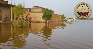 مياه السيول تغمر الشوارع والأحياء السكنية في بلدية غات بعد اتساع رقعتها وتدفقها نحو مناطق جديدة