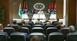 مشهد من الاجتماع الموسع لوزير الدولة محمد بن غلبون مع مديري إدارات التعاون الدولي بالوزارات،