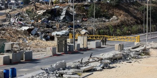 فلسطينيون يواجهون النزوح من منازلهم في مدينة الخليل بالضفة الغربية المحتلة