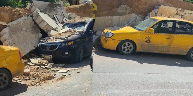 سقوط سور مقبرة منيدر وسط طرابلس وأضرار بسيارات متوقفة