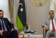 صورة لوزير الاقتصاد والتجارة ووزير العمل والتأهيل خلال اجتماعهما المشترك لبحث تنسيق السياسات وتنظيم سوق العمل