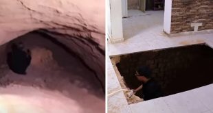 ​صورة مركبة تقارن بين مشهدين من داخل منزل في ككلة. المشهد الأيمن يُظهر رجلاً يرتدي نظارة ينظر بقلق إلى حفرة مستطيلة كبيرة انشقت فجأة في أرضية المنزل المغطاة بالسيراميك، كاشفة عن جدران طوب وعمق سحيق. المشهد الأيسر عبارة عن لقطة مقربة لداخل الانهيار الأرضي، تُظهر تجويفاً كبيراً ومظلماً بعمق 9 أمتار داخل طبقات من التربة والصخور المحفرة، مما يعكس تداعيات الانهيار الغامض الذي تتابعه بلدية ككلة.