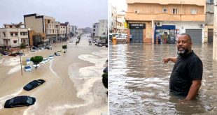 ​صورة مركبة مقسمة إلى شطرين تعرض آثار فيضانات مياه الأمطار في طرابلس، ليبيا. الجانب الأيمن يظهر رجلاً ذا بشرة سمراء ملتحياً يقف في مياه الفيضانات البنية العميقة التي تصل إلى وسطه، ويشير بيده نحو الخلف. يقف أمام بناية بها محال تجارية تحمل لوحات مكتوبة بالعربية والإنجليزية (مثل "Samsung" و"Marlboro")، والأبواب مغلقة جزئياً. الجانب الأيسر لقطة جوية مائلة من الأعلى لشارع رئيسي واسع متعدد الحارات غارق تماماً في المياه الموحلة. عدة سيارات متوقفة في المياه، بعضها يظهر منه السقف فقط. يحيط بالشارع أشجار صغيرة متراصة ومبانٍ متعددة الطوابق تحت سماء ملبدة بالغيوم.
